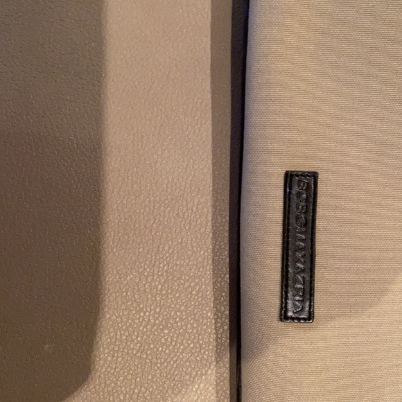 🌺 Stylish BCBG Maxazaria hand/shoulder bag - Picture 4 of 11